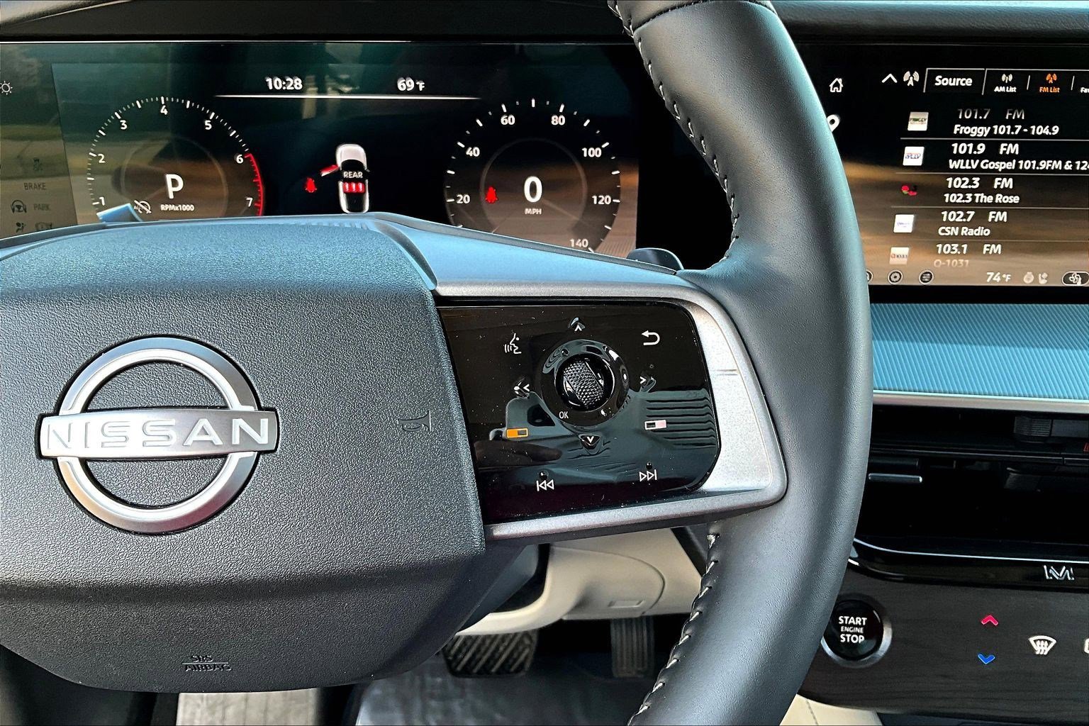 Used 2025 Nissan Murano Platinum w/ Cargo Package image 12