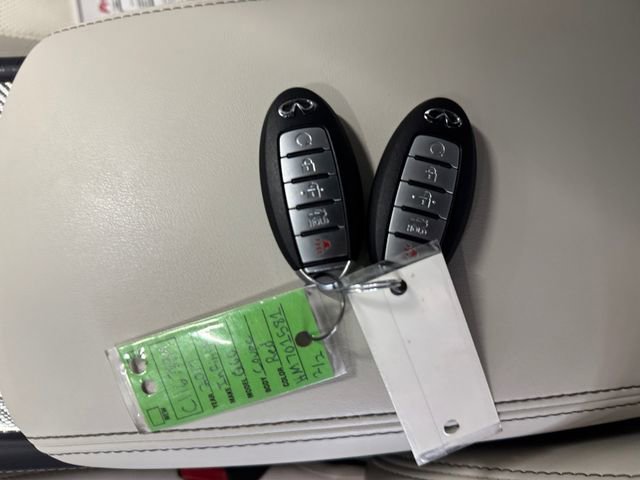 Used 2017 INFINITI Q60 Red Sport 400 image 26