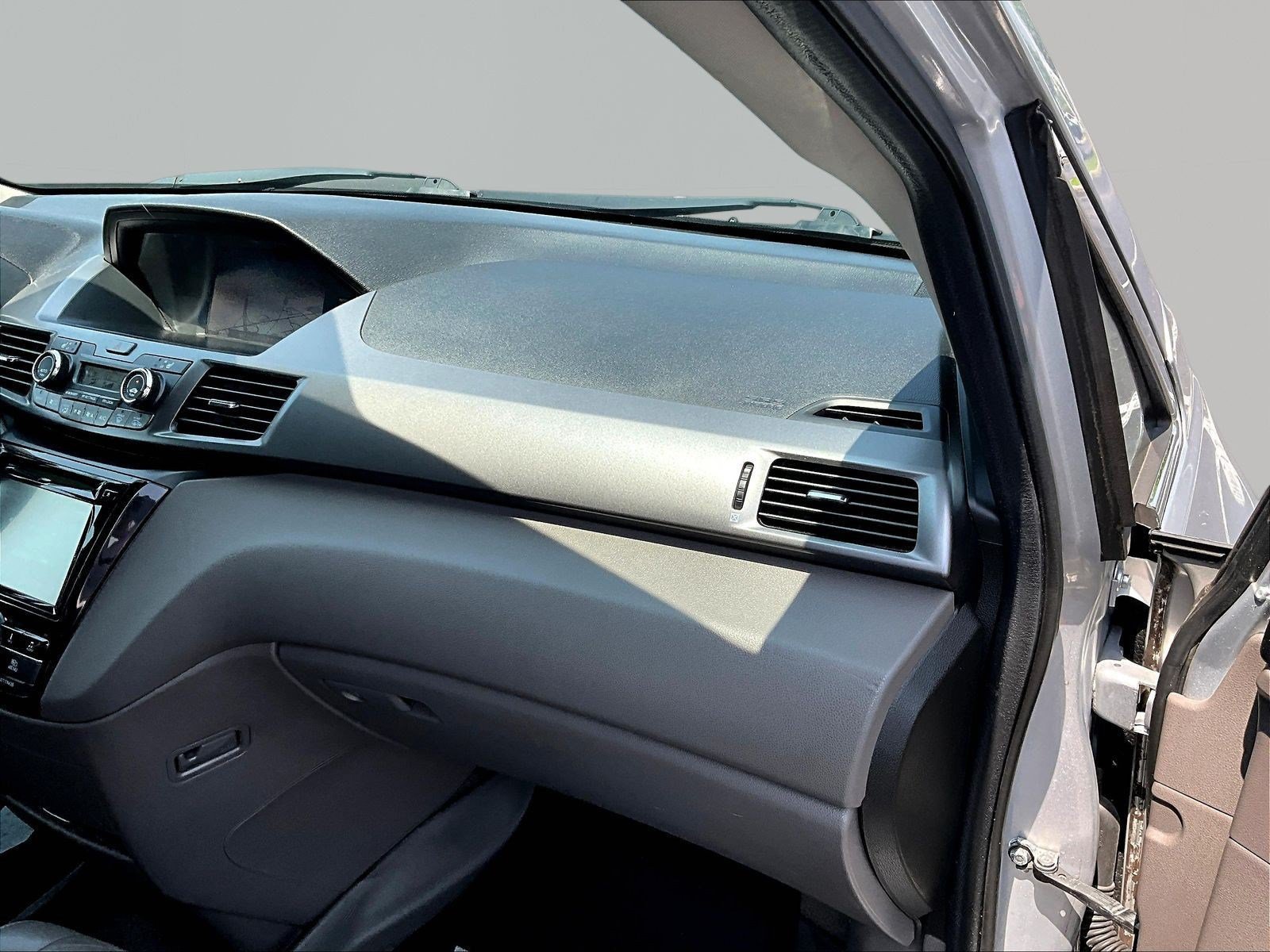 Used 2014 Honda Odyssey EX-L image 27