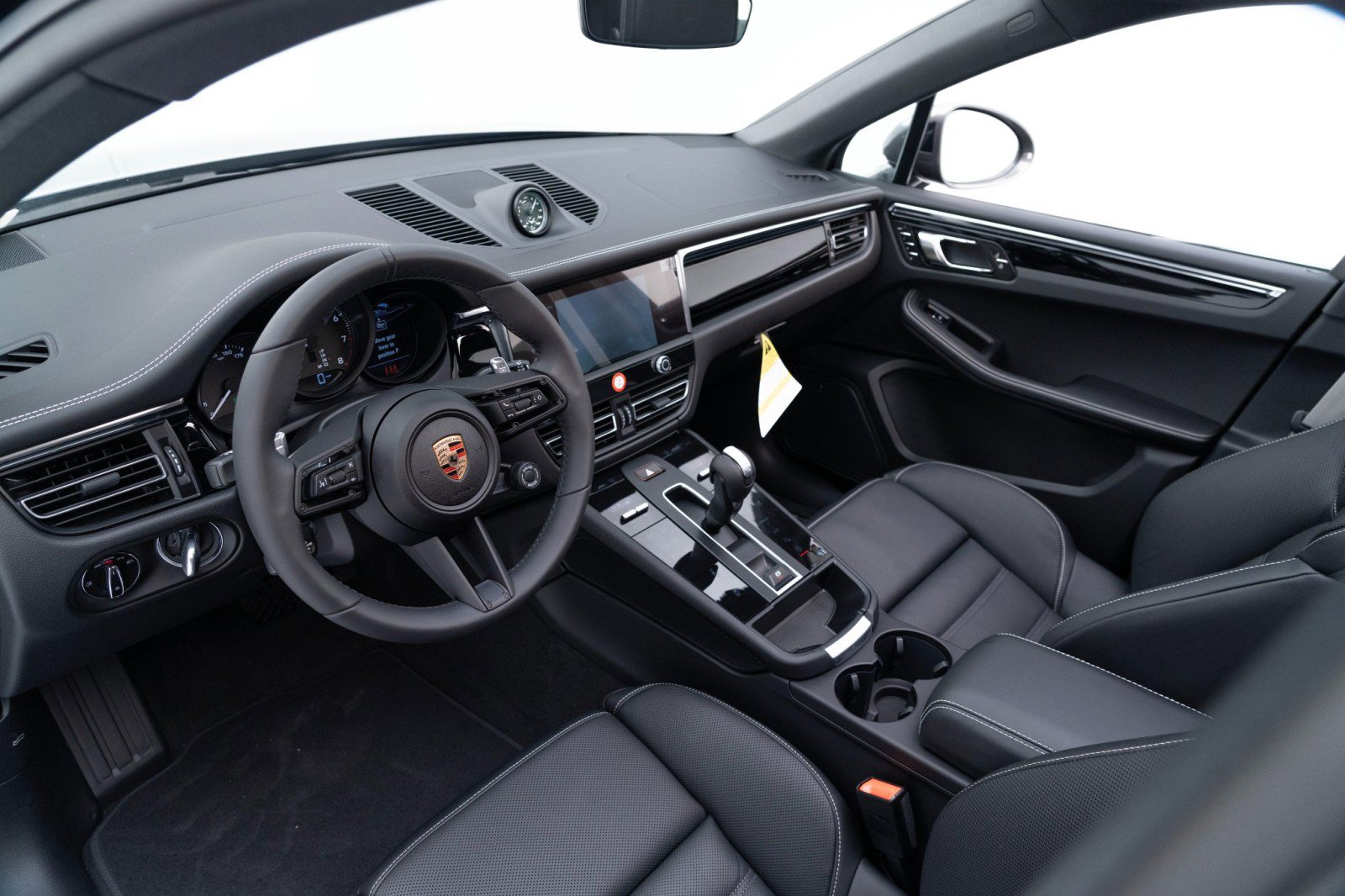 New 2025 Porsche Macan Turbo image 4