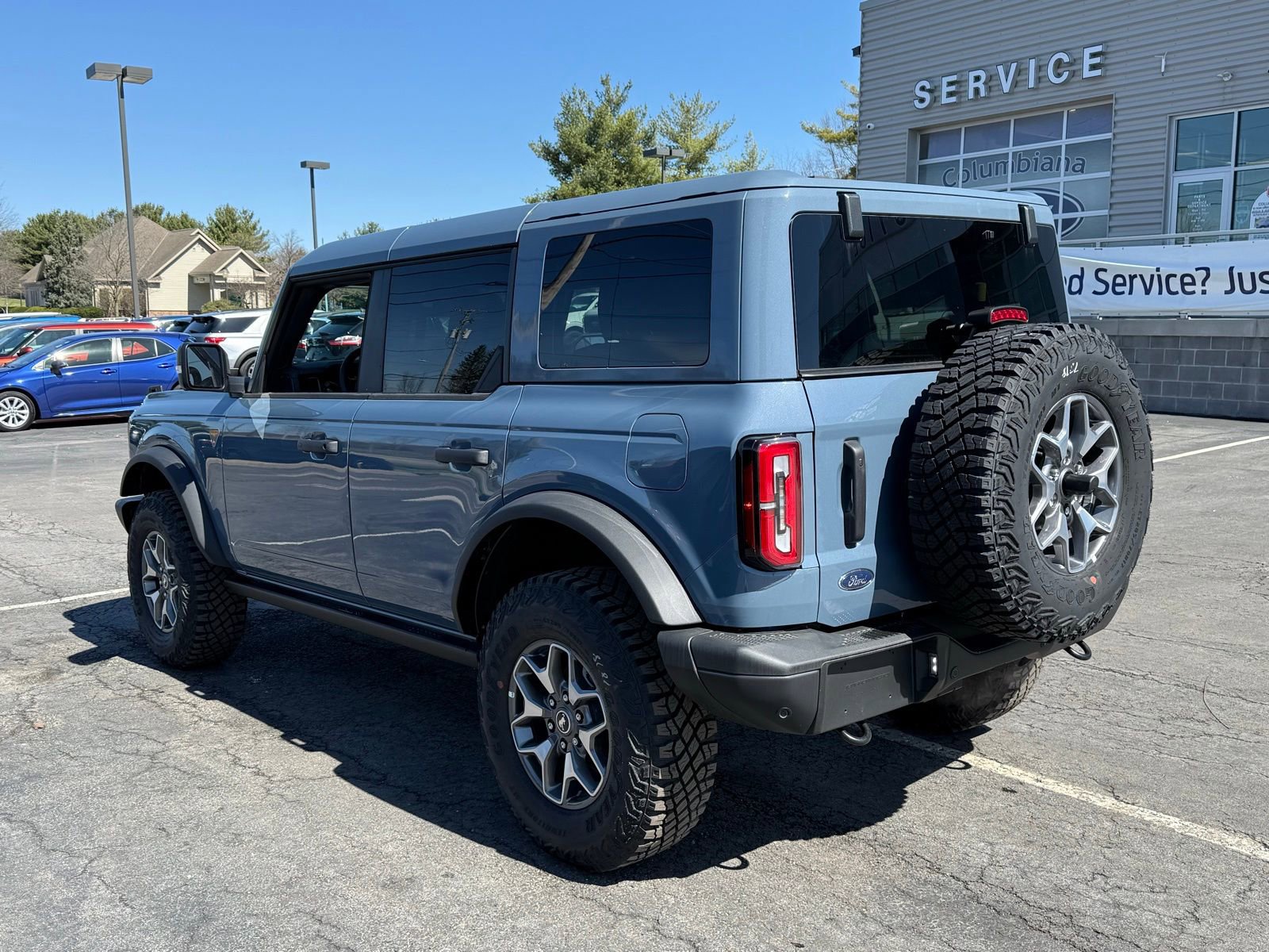 New 2025 Ford Bronco Badlands image 4