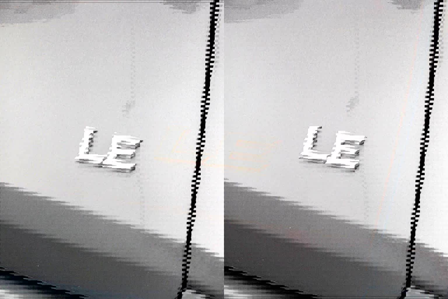 Used 2025 Toyota Sienna LE image 10