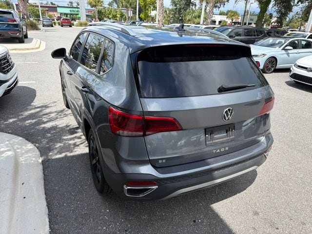 Certified 2024 Volkswagen Taos SE w/ Panoramic Sunroof Package FWD image 11