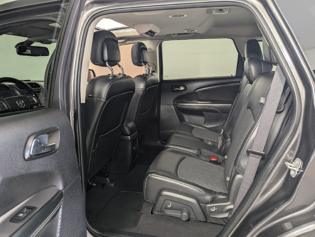 Used 2020 Dodge Journey Crossroad FWD image 23