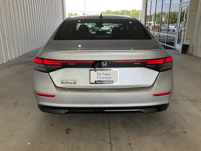 Certified 2025 Honda Accord SE image 17