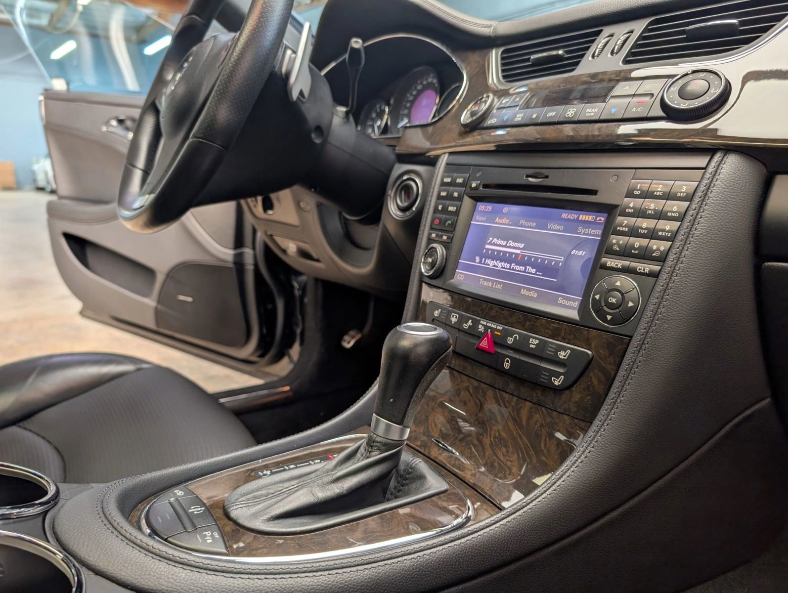 Used 2009 Mercedes-Benz CLS 63 AMG image 12
