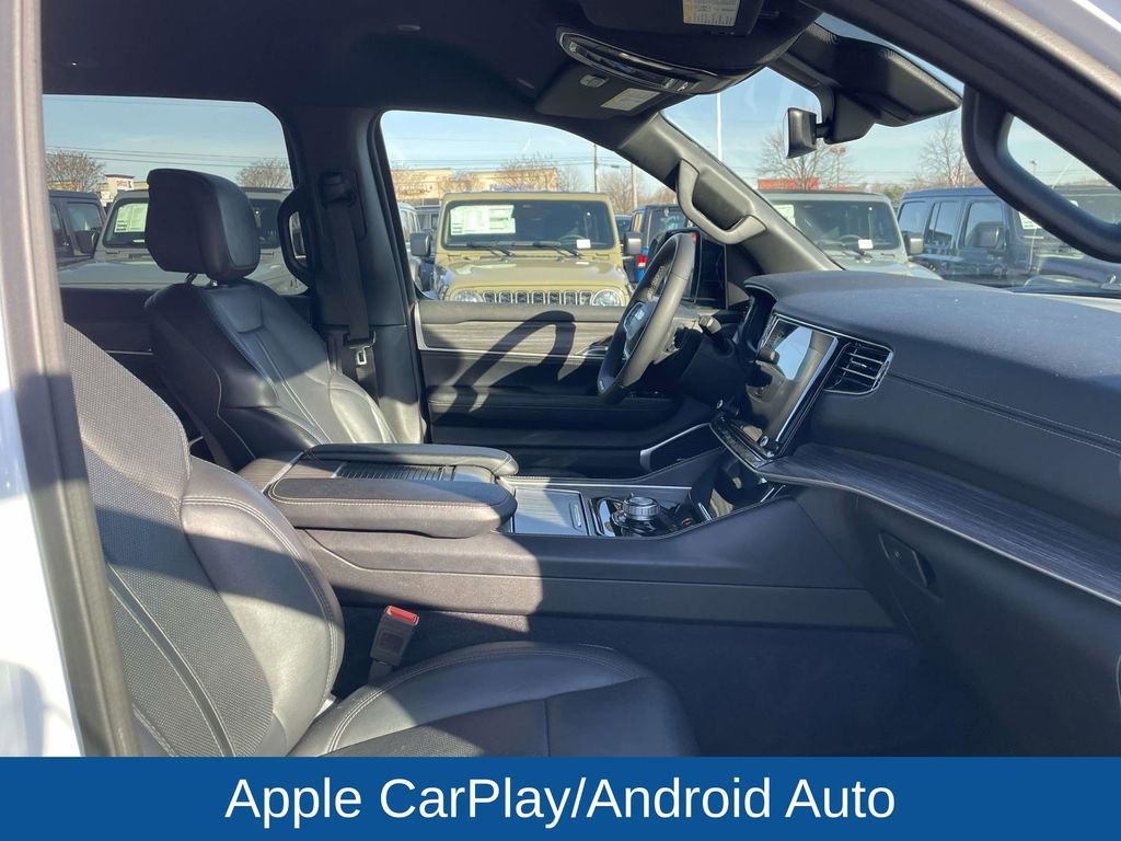 Certified 2024 Jeep Wagoneer Series II w/ Flexible Seating Group image 16