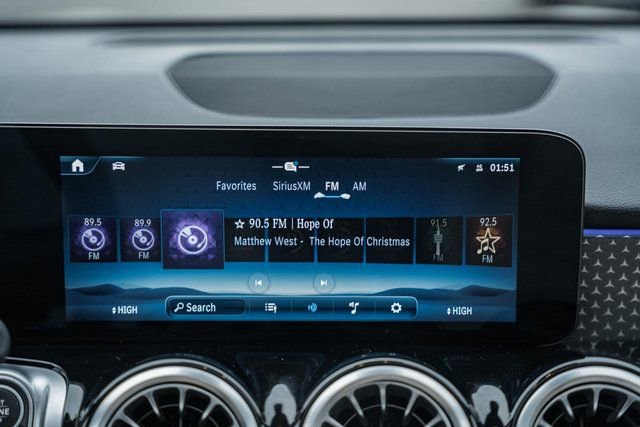 Certified 2025 Mercedes-Benz GLB 250 4MATIC image 23