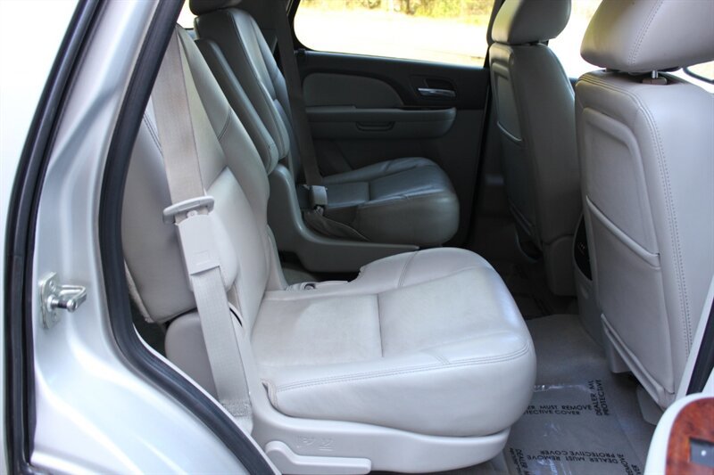 Used 2011 Chevrolet Tahoe LTZ AWD/4WD image 18