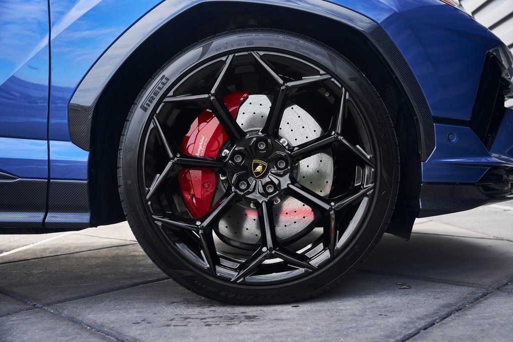 Used 2024 Lamborghini Urus Performante AWD/4WD image 28