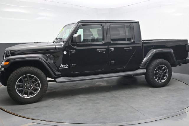 Used 2020 Jeep Gladiator Overland AWD/4WD image 3