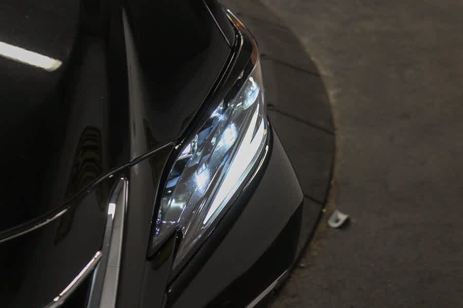 Used 2025 Lexus ES 300h w/ Accessory Package (Z1) FWD image 11