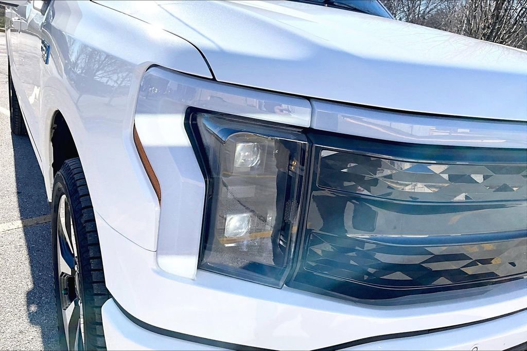 Used 2025 Ford F150 Lightning Platinum image 30