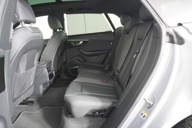 Used 2021 Audi Q8 Prestige w/ Prestige Package image 32