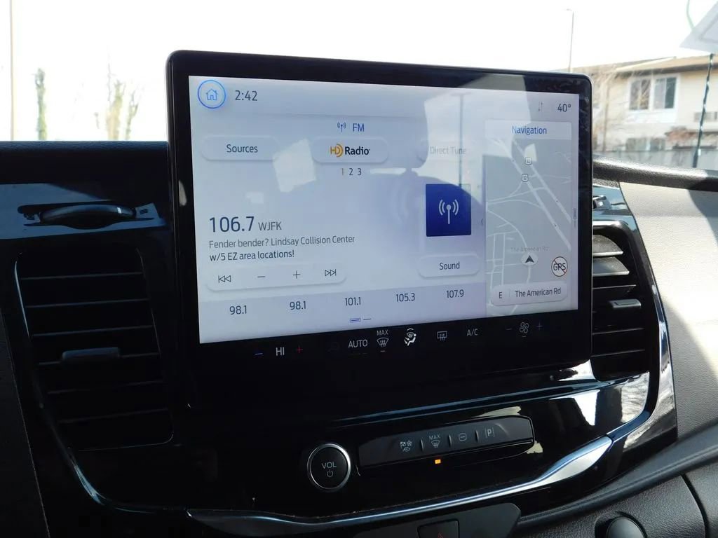 Used 2023 Ford Transit 350 XLT image 15