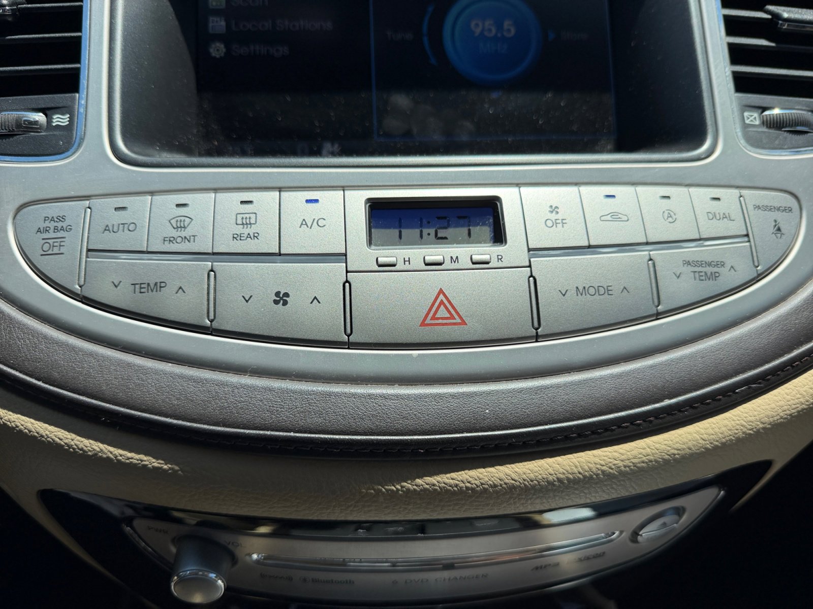 Used 2009 Hyundai Genesis 4.6 w/ Technology Pkg 5 RWD image 11
