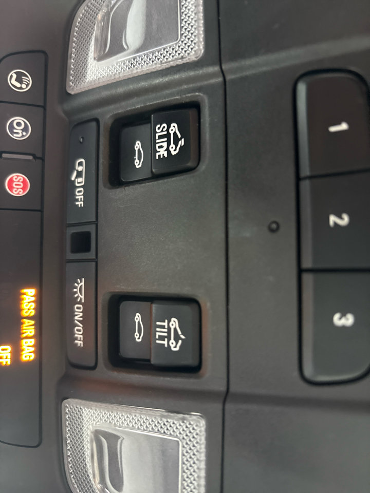 Used 2019 Buick Regal Avenir w/ Driver Confidence Package II image 20