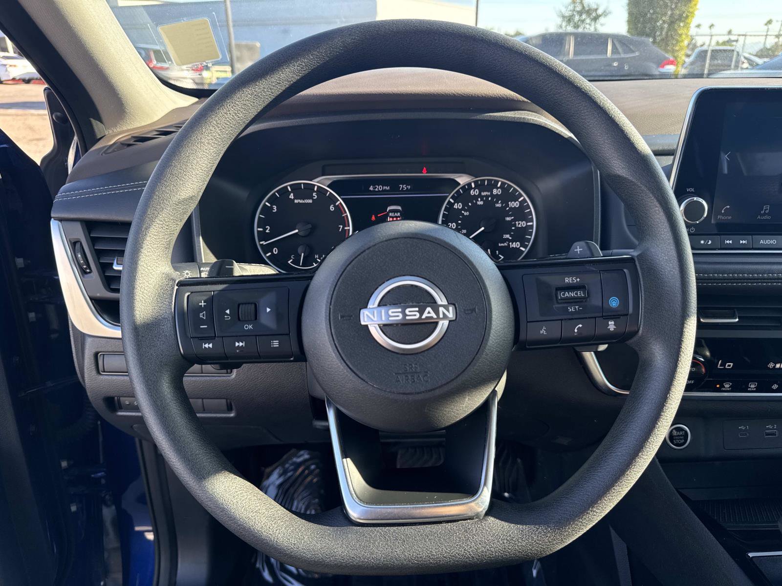 Used 2023 Nissan Rogue SV image 8