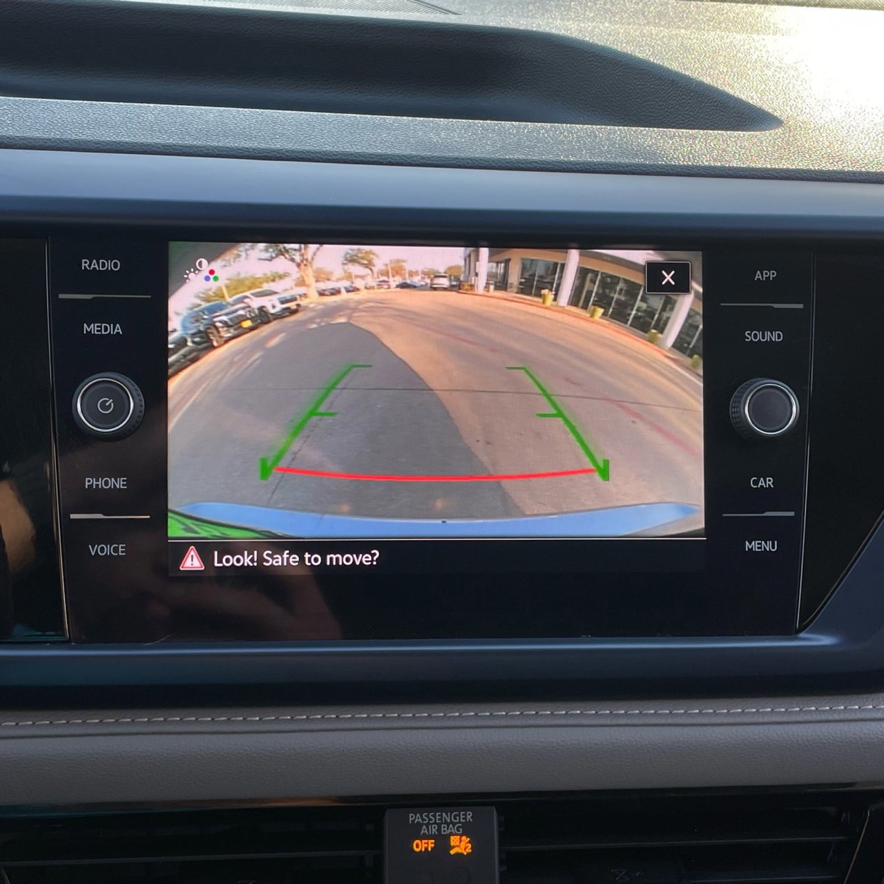 Used 2024 Volkswagen Taos SE image 17