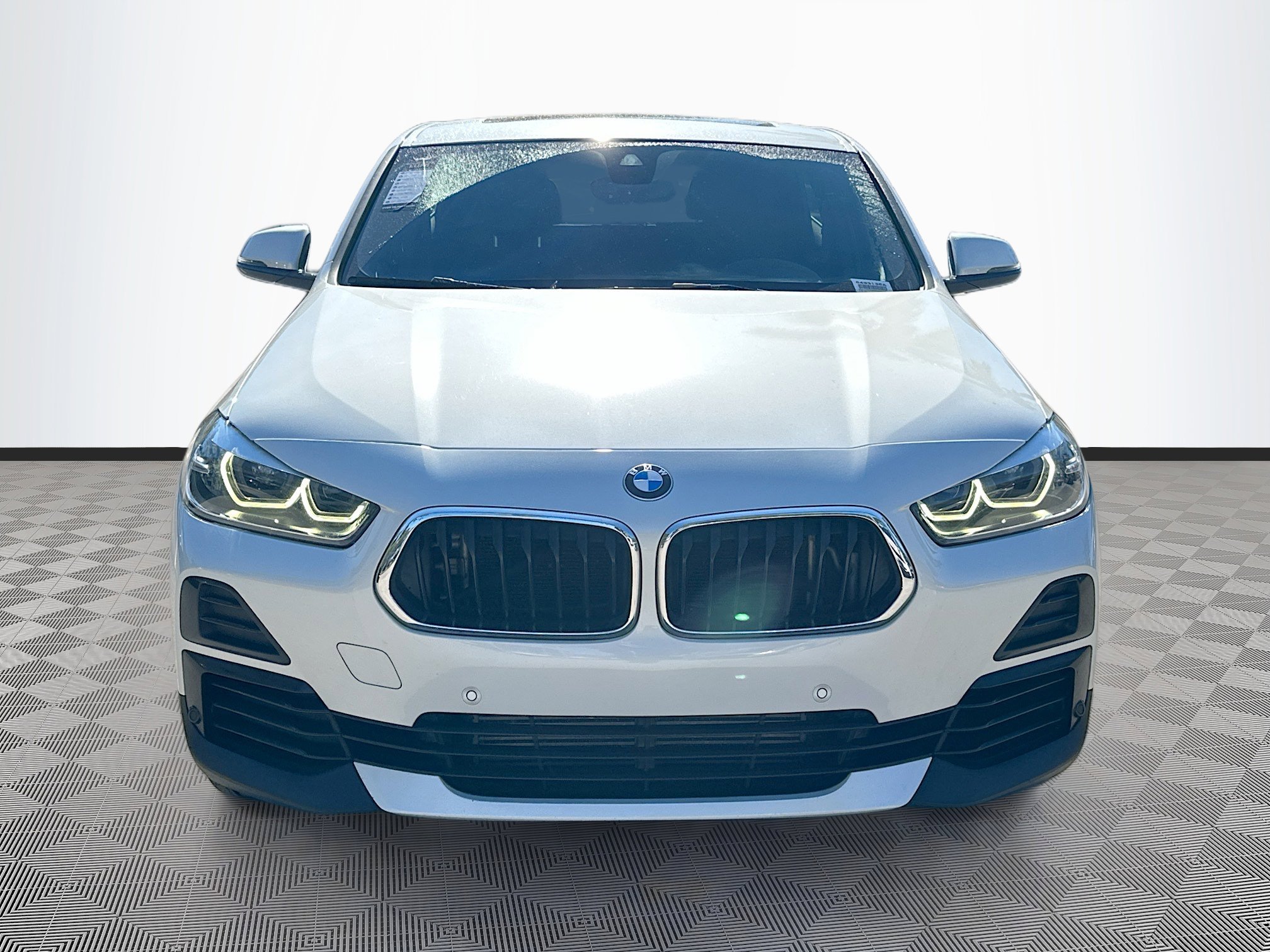 Used 2022 BMW X2 sDrive28i w/ Convenience Package image 2