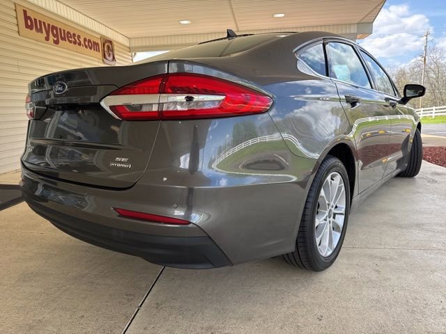 Used 2020 Ford Fusion SE image 3