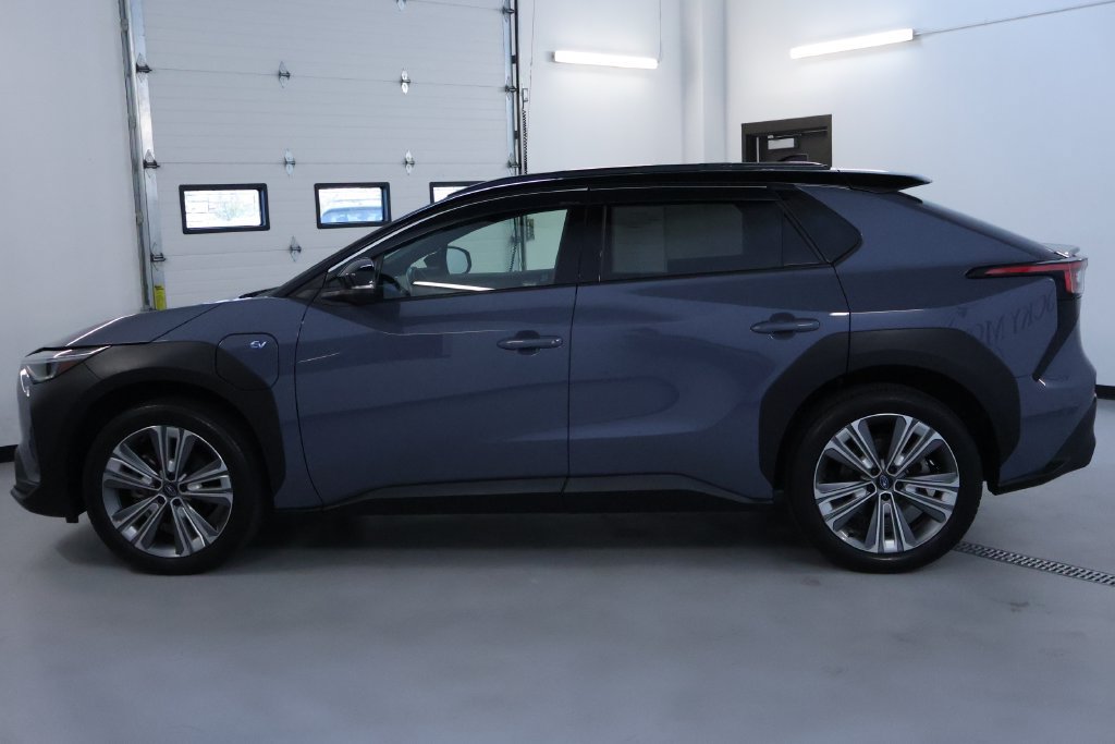 Used 2023 Subaru Solterra AWD image 5