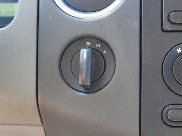 Used 2005 Ford F150 XLT AWD/4WD image 24