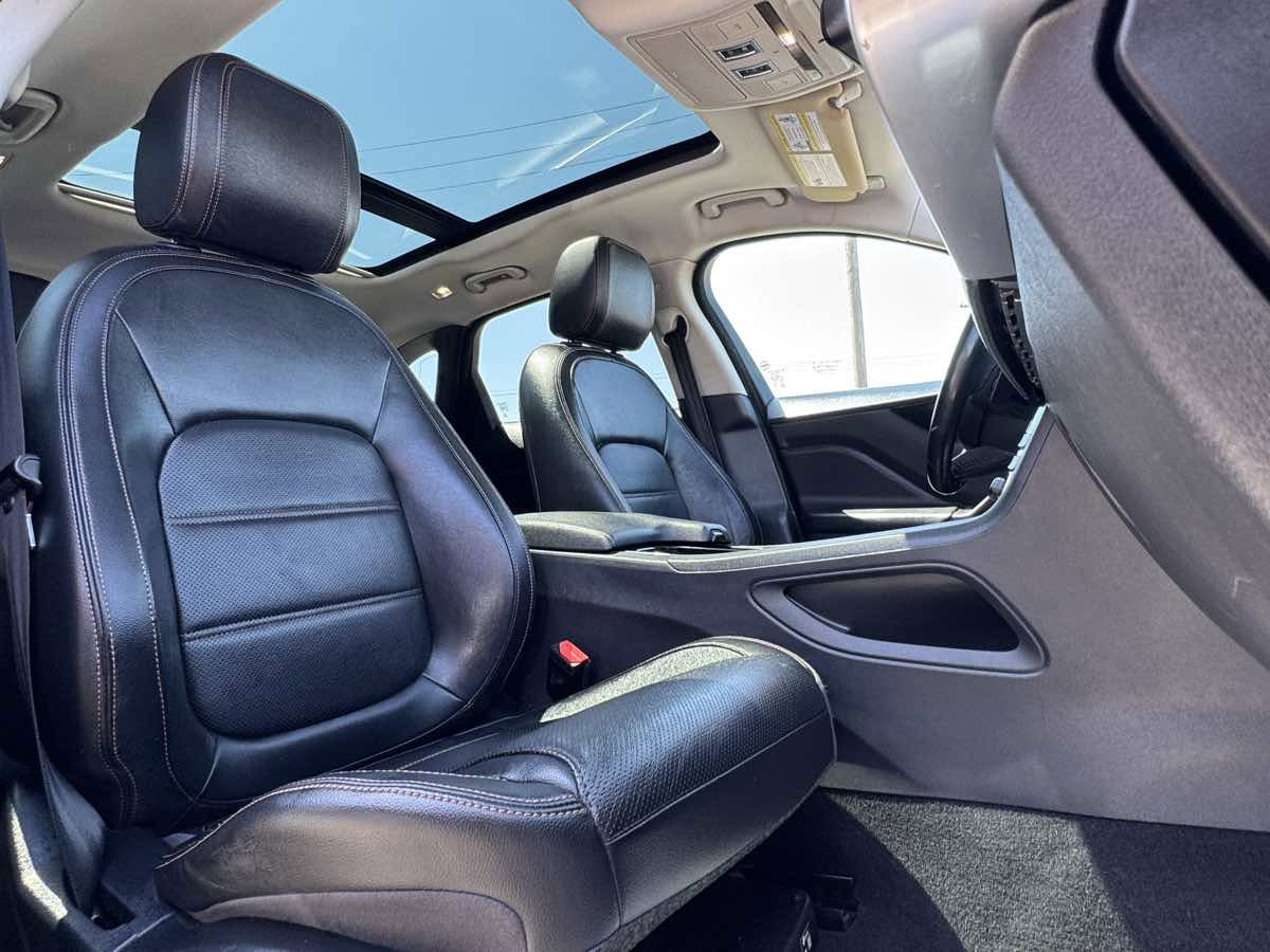 Used 2018 Jaguar F-PACE Prestige AWD/4WD image 30