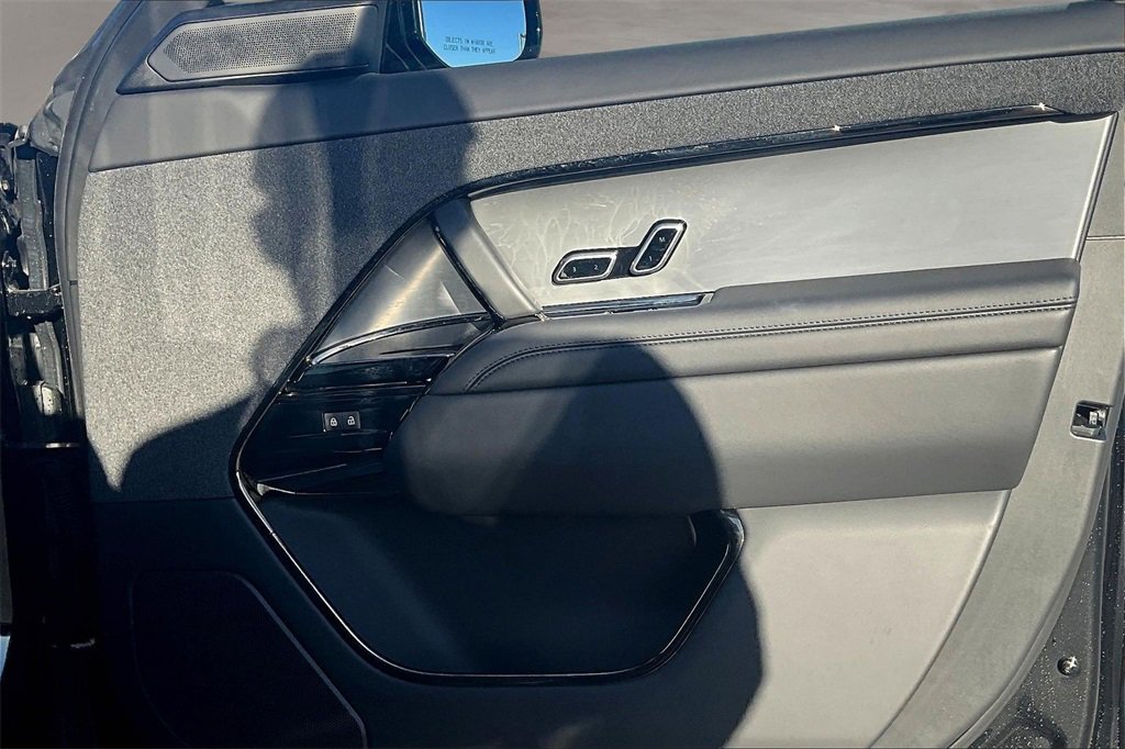 Used 2024 Land Rover Range Rover Sport SE image 19