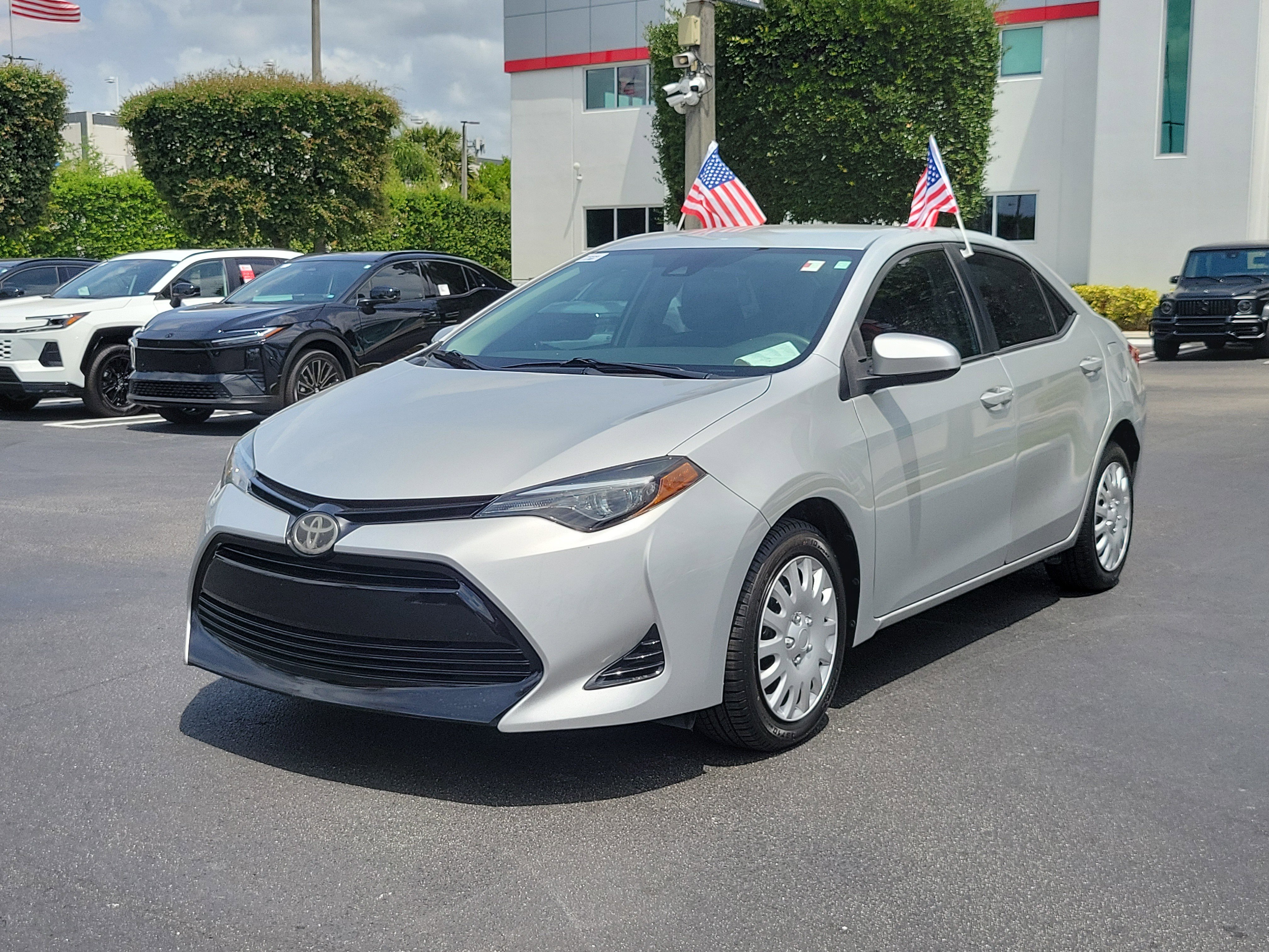 Used 2019 Toyota Corolla LE FWD image 6