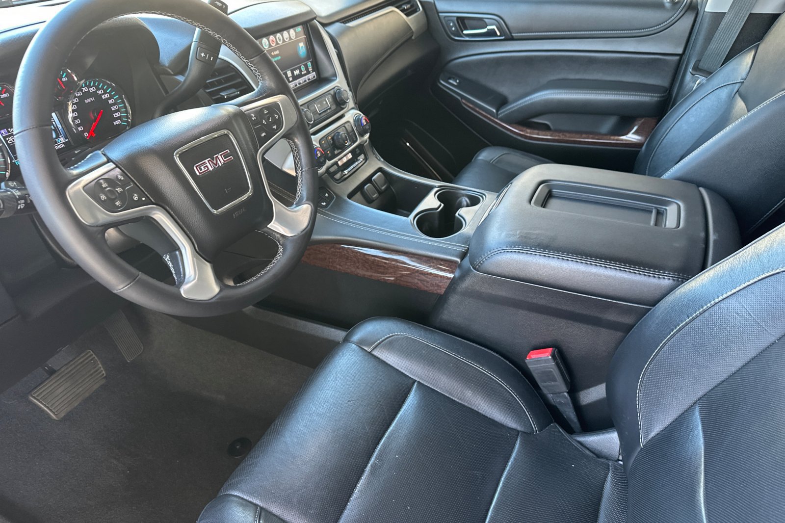 Used 2020 GMC Yukon XL SLT w/ Open Road Package RWD image 10