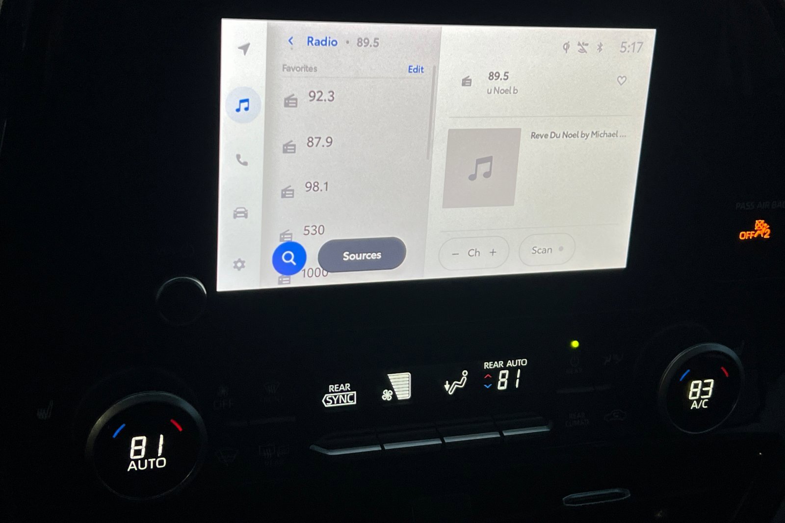 Used 2024 Toyota Highlander XLE image 16