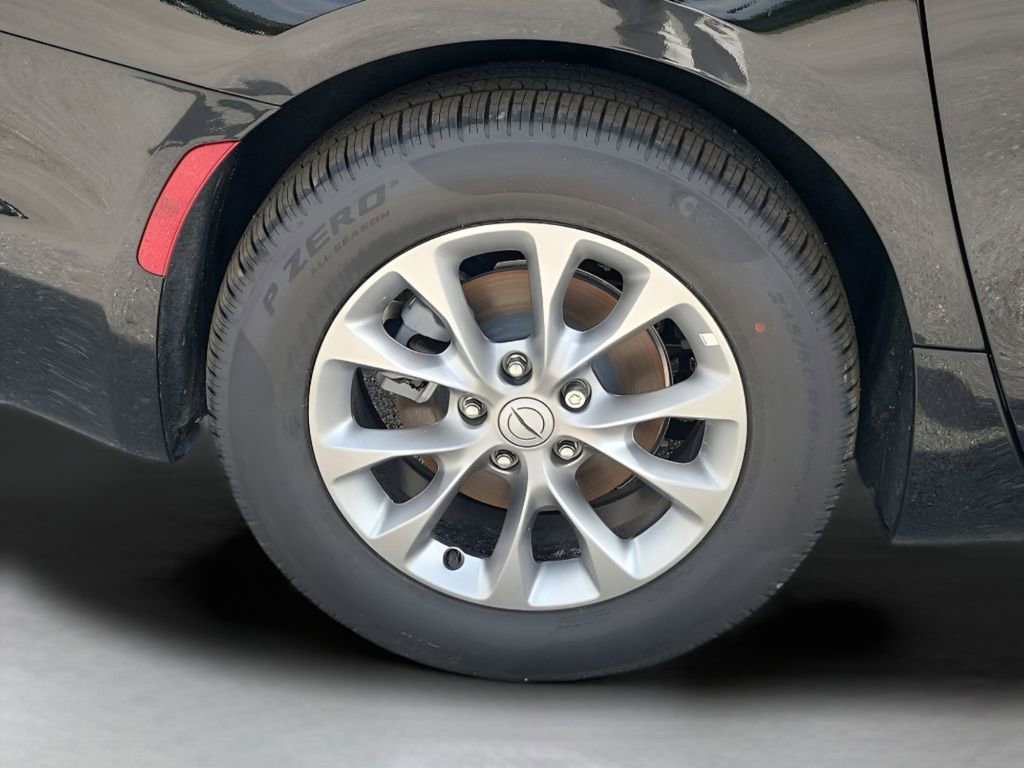 New 2026 Chrysler Pacifica Limited FWD image 19