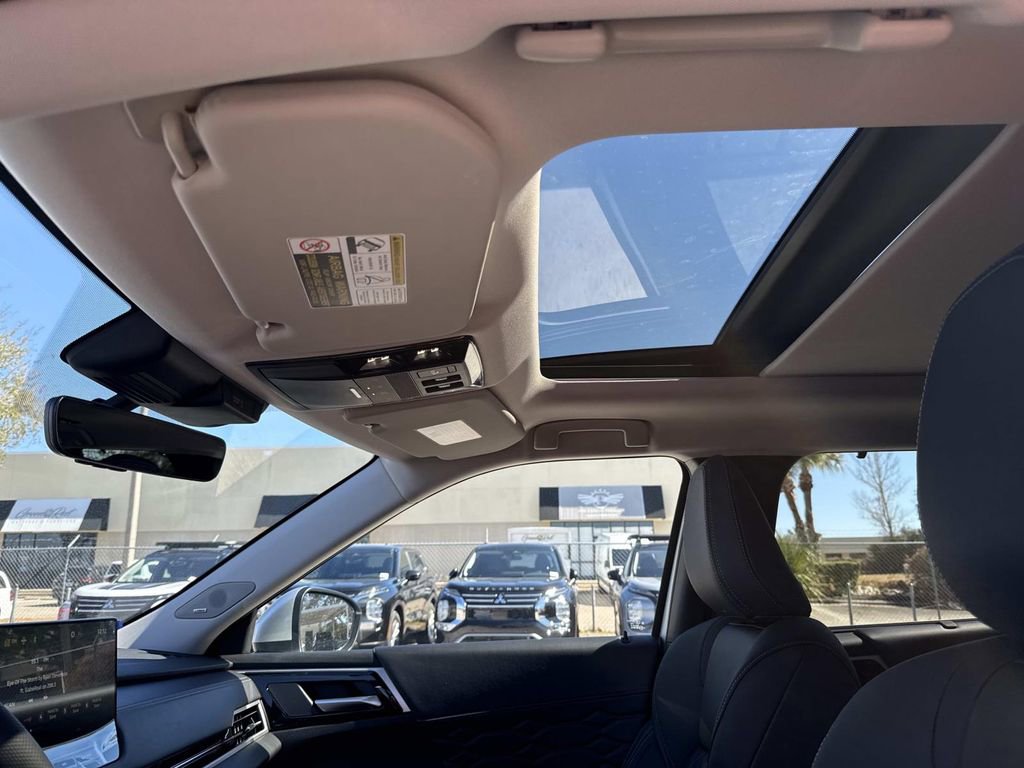 New 2026 Mitsubishi Outlander SEL image 21