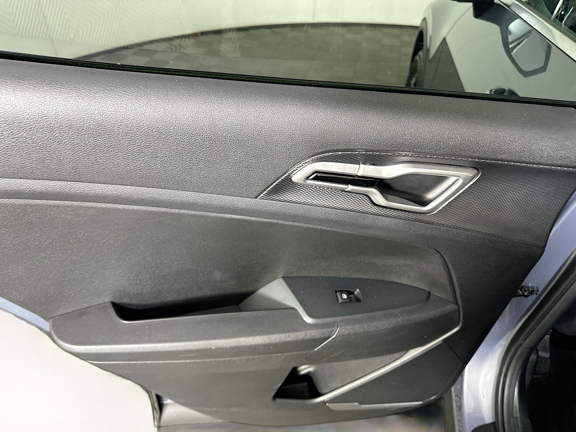 Used 2025 Kia Sportage LX image 25