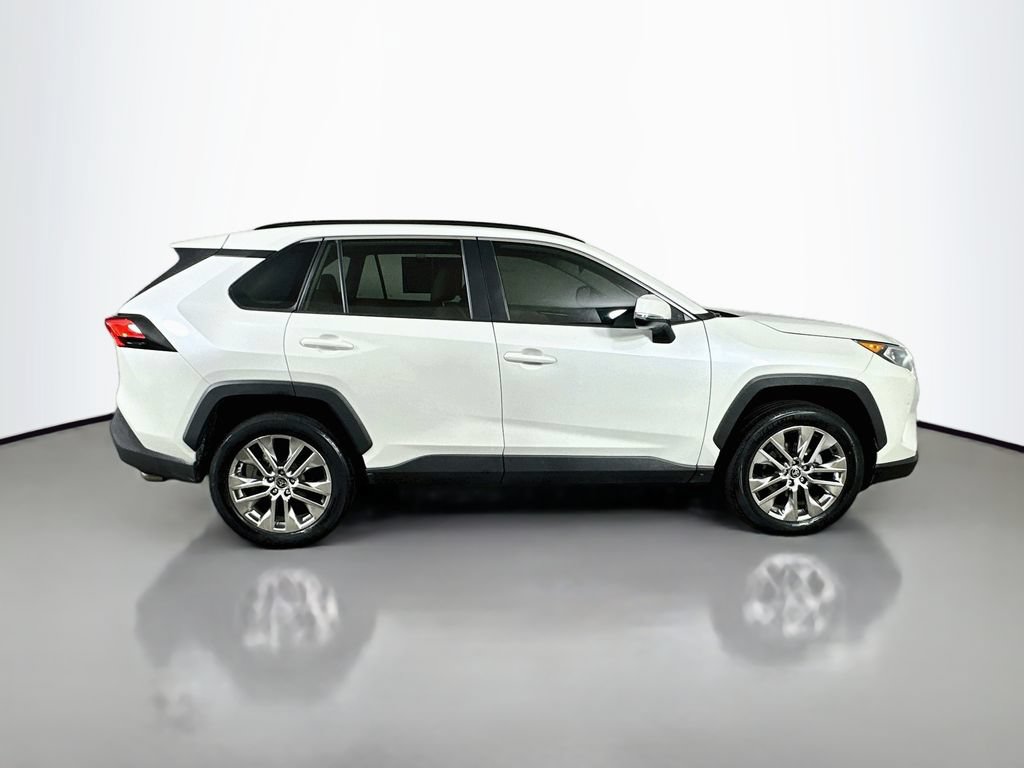 Used 2021 Toyota RAV4 XLE Premium FWD image 7