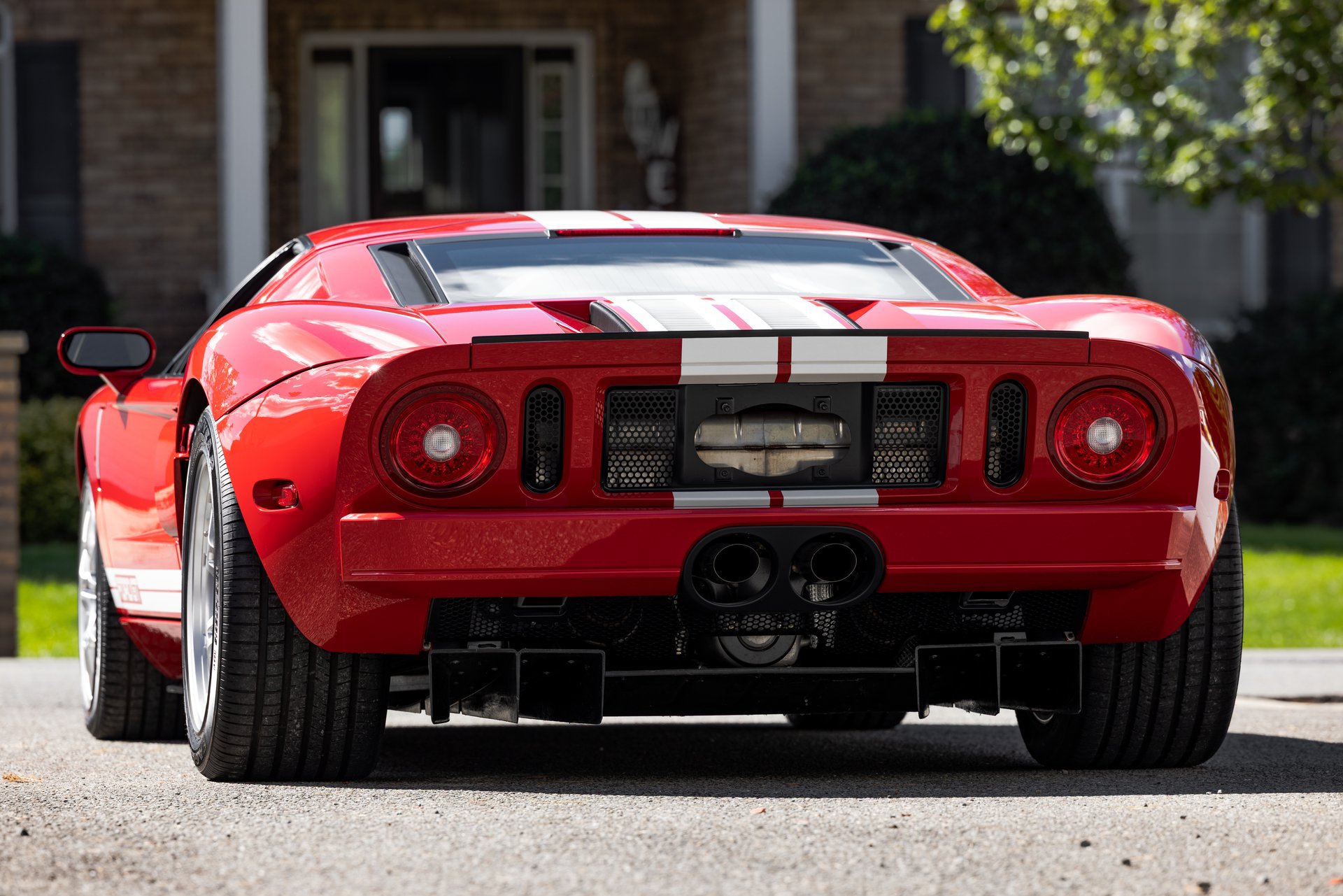 Used 2006 Ford GT RWD image 36