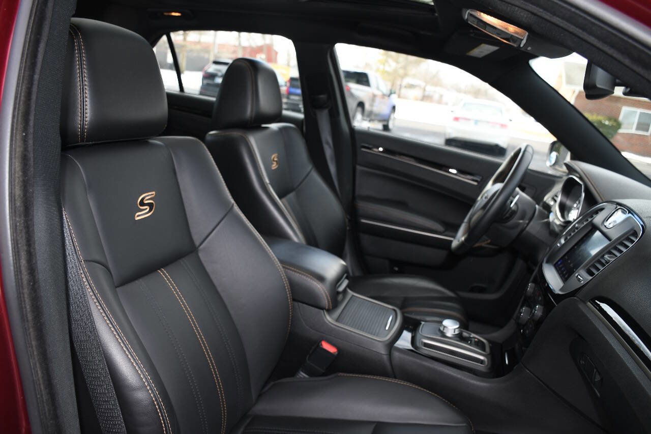 Used 2018 Chrysler 300 S w/ 300S Alloy Package image 23