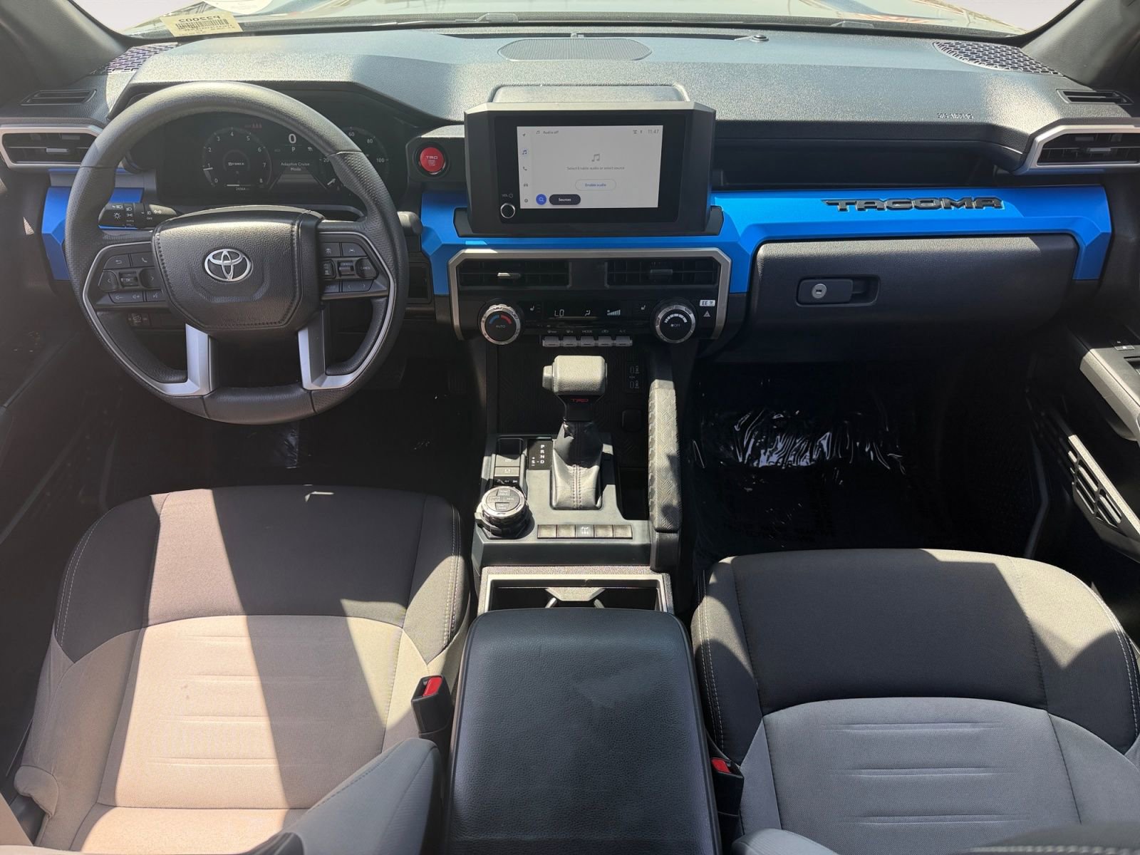 Certified 2025 Toyota Tacoma TRD Off-Road AWD/4WD image 10