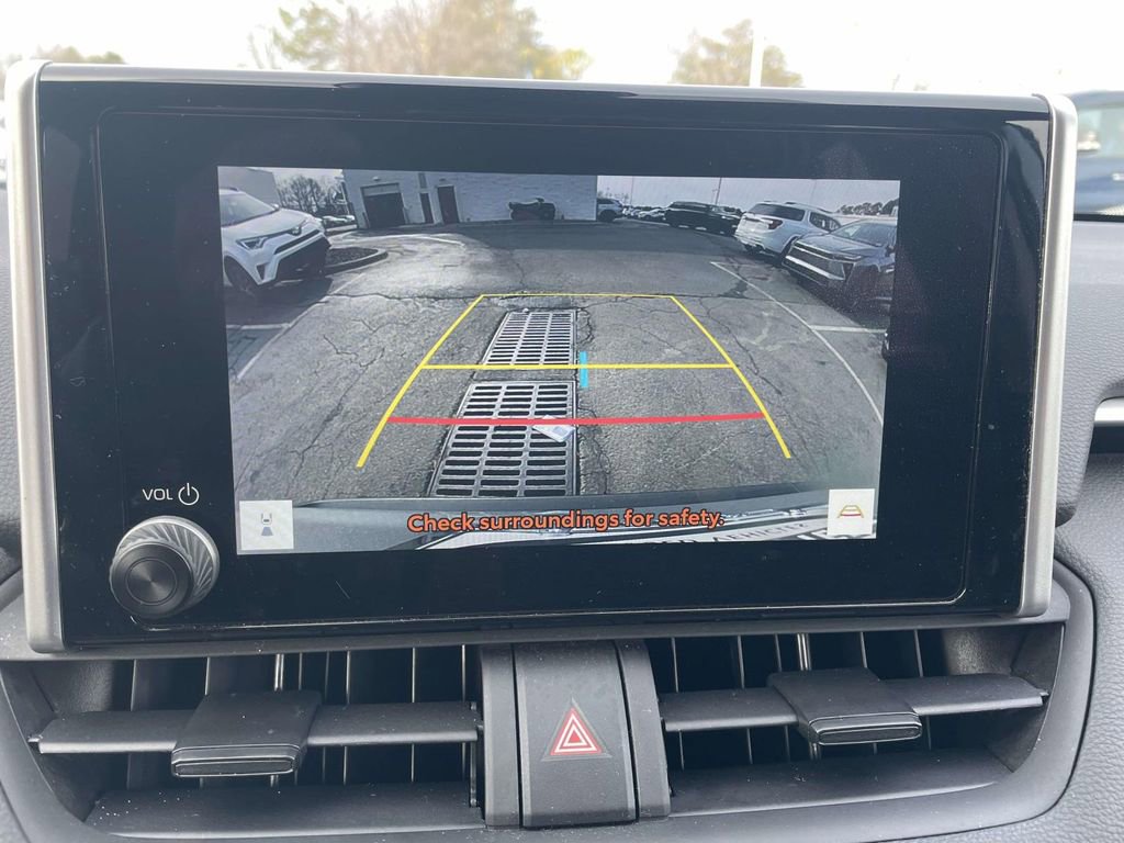 Used 2025 Toyota RAV4 XLE image 39