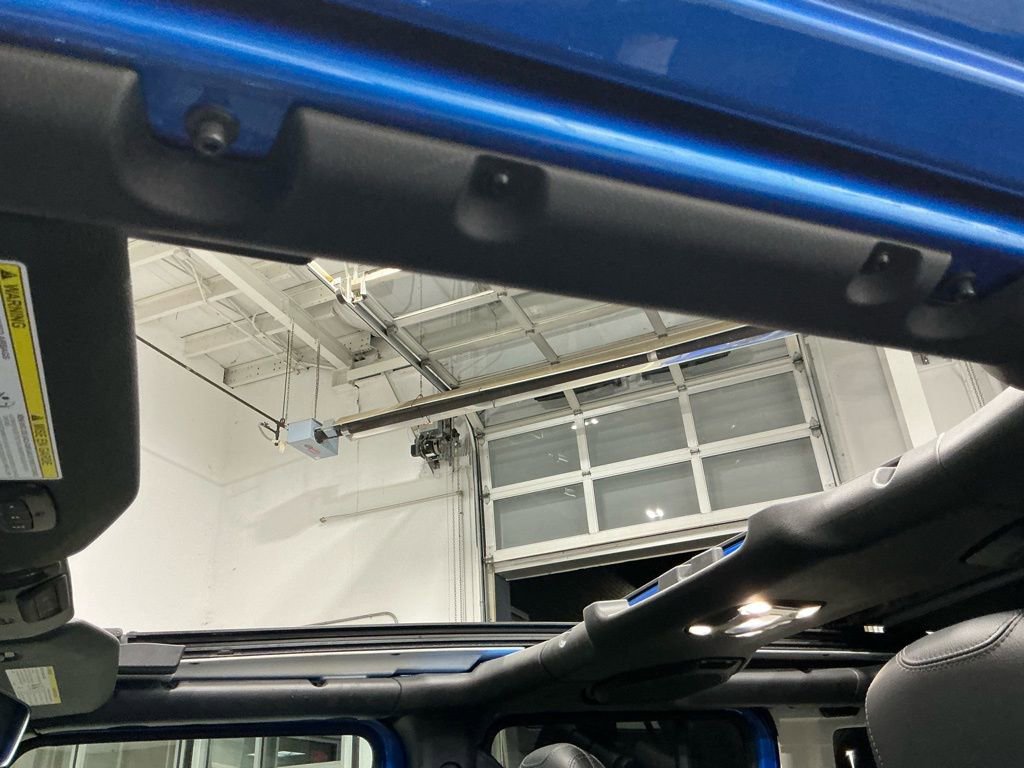 Used 2022 Jeep Wrangler Unlimited Sahara image 6