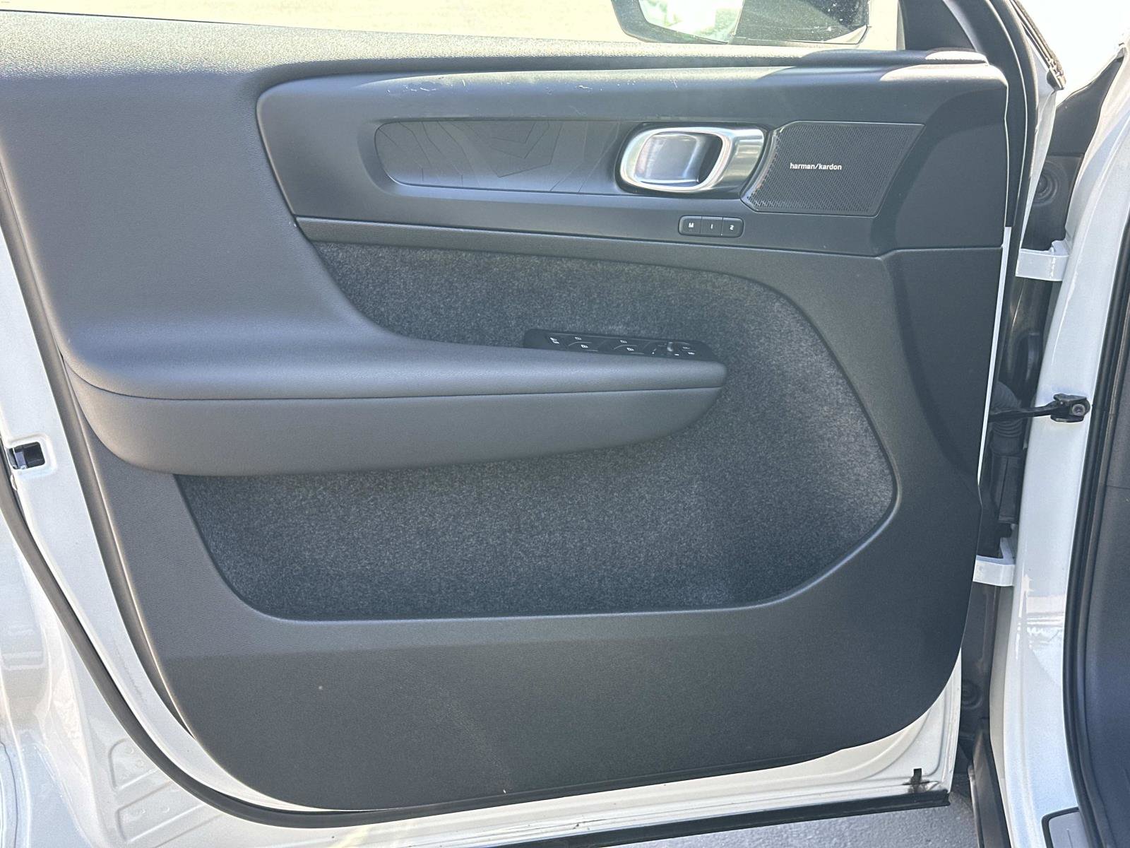 Certified 2023 Volvo C40 P8 Recharge Ultimate image 15