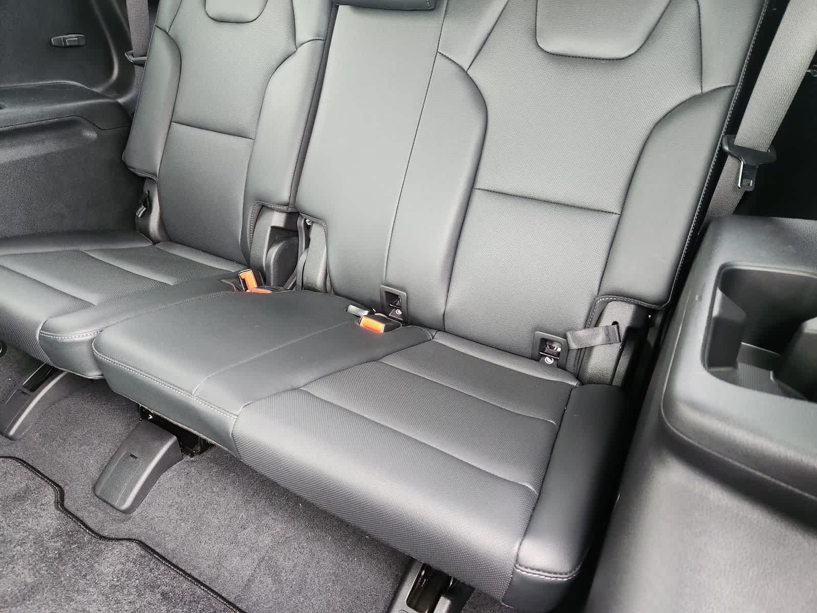 Certified 2025 Kia Telluride EX w/ EX Captain's Chair Package AWD/4WD image 30
