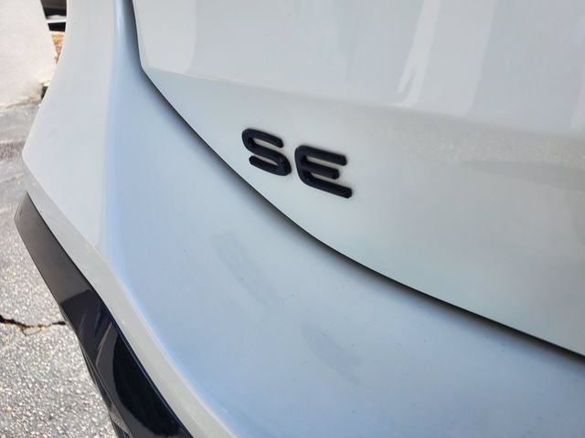 Certified 2025 Volkswagen Tiguan SE R-Line FWD image 7