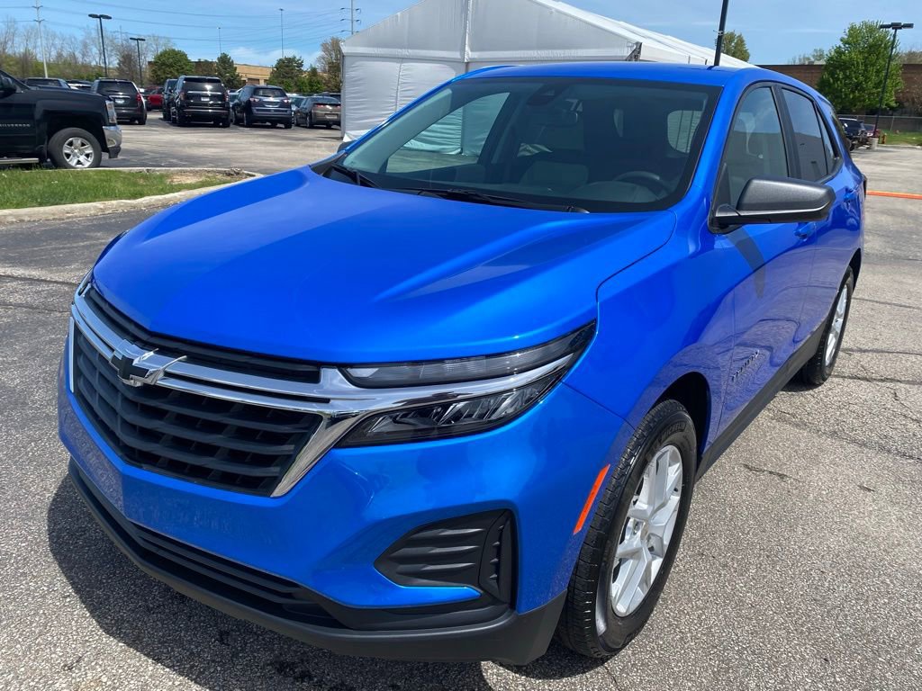 Used 2024 Chevrolet Equinox LS w/ LS Convenience Package FWD image 3