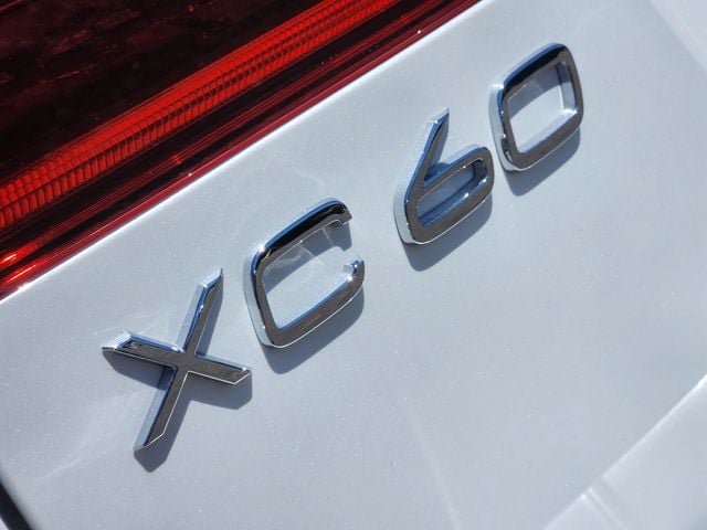 New 2026 Volvo XC60 B5 Plus w/ Protection Package Premier AWD/4WD image 16