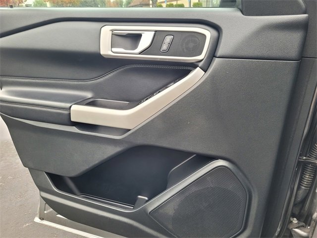 Used 2022 Ford Explorer XLT image 14