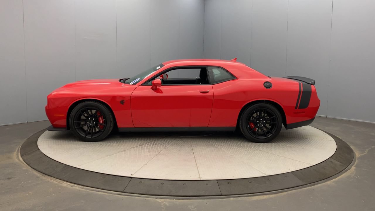 Used 2023 Dodge Challenger SRT Hellcat RWD image 2