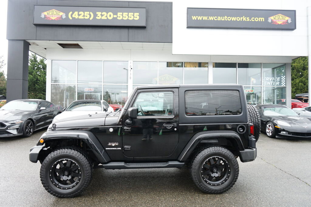 Used 2016 Jeep Wrangler Sahara w/ Connectivity Group image 2
