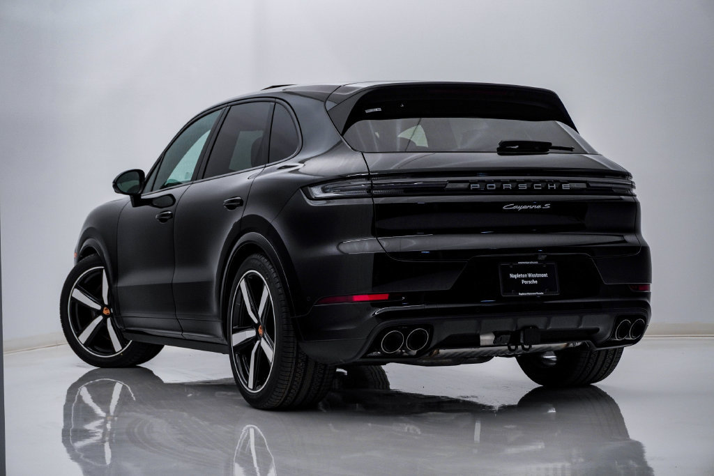 New 2026 Porsche Cayenne S AWD/4WD image 3